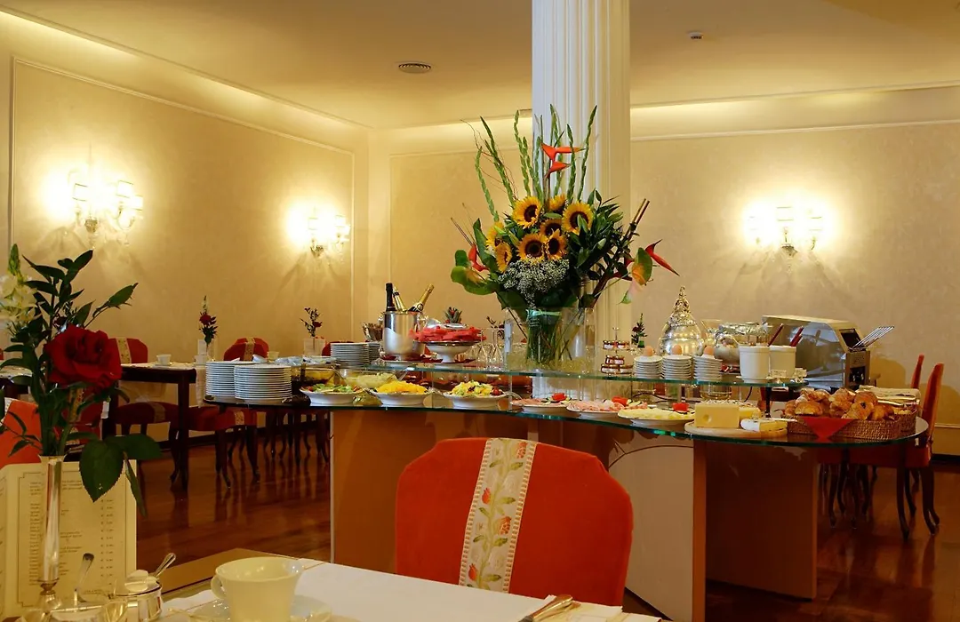 Hotel De La Ville-1